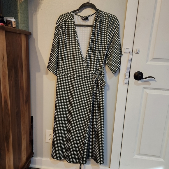 Lady v london green gingham flutter sleeve wrap dress plus size office casual - Picture 3 of 4